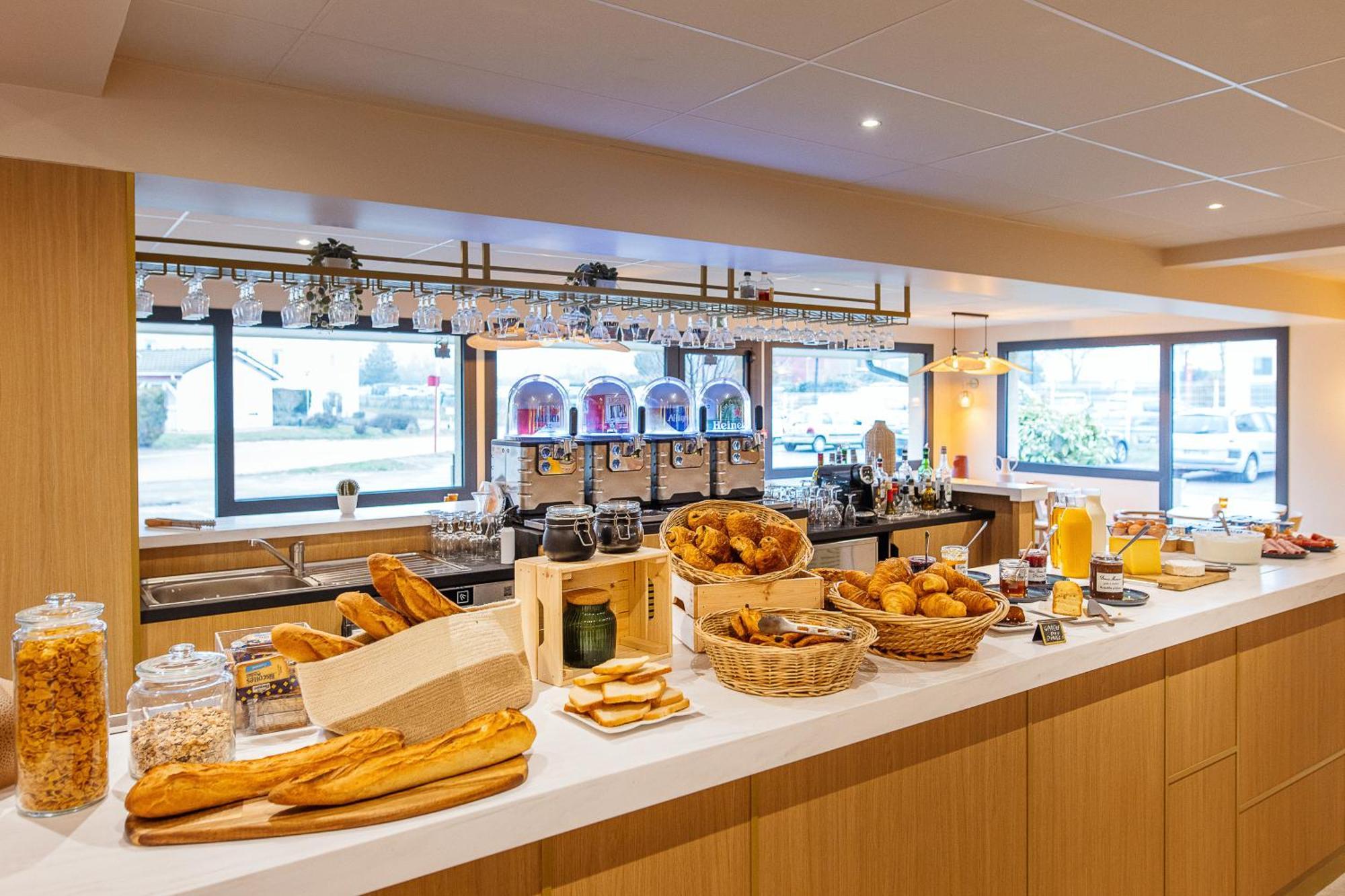 Hotel Bhoma Troyes La Chapelle-Saint-Luc Ngoại thất bức ảnh